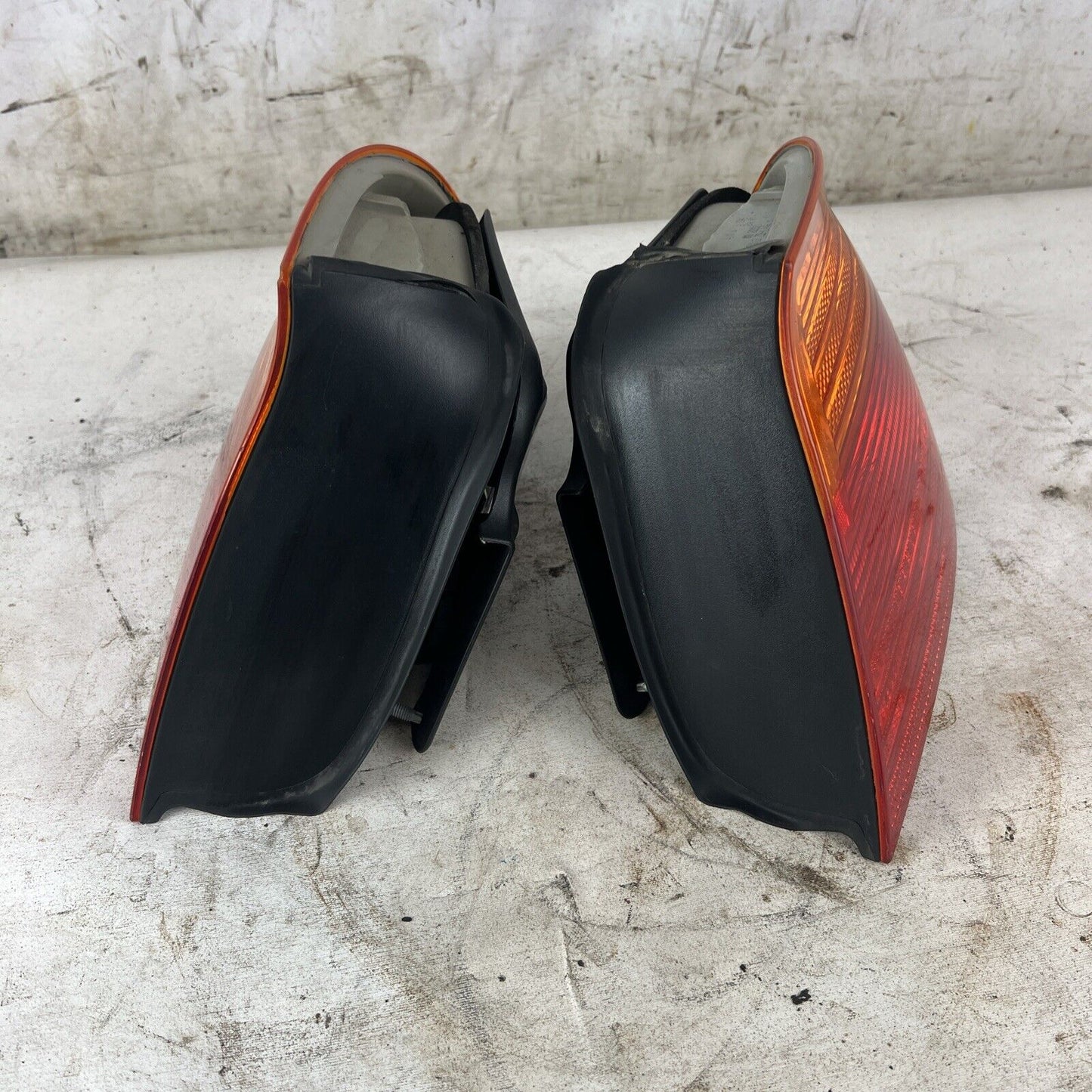 2001-2003 BMW 325CI E46 CONVERTIBLE REAR LEFT & RIGHT TAIL LIGHT LAMP SET OEM