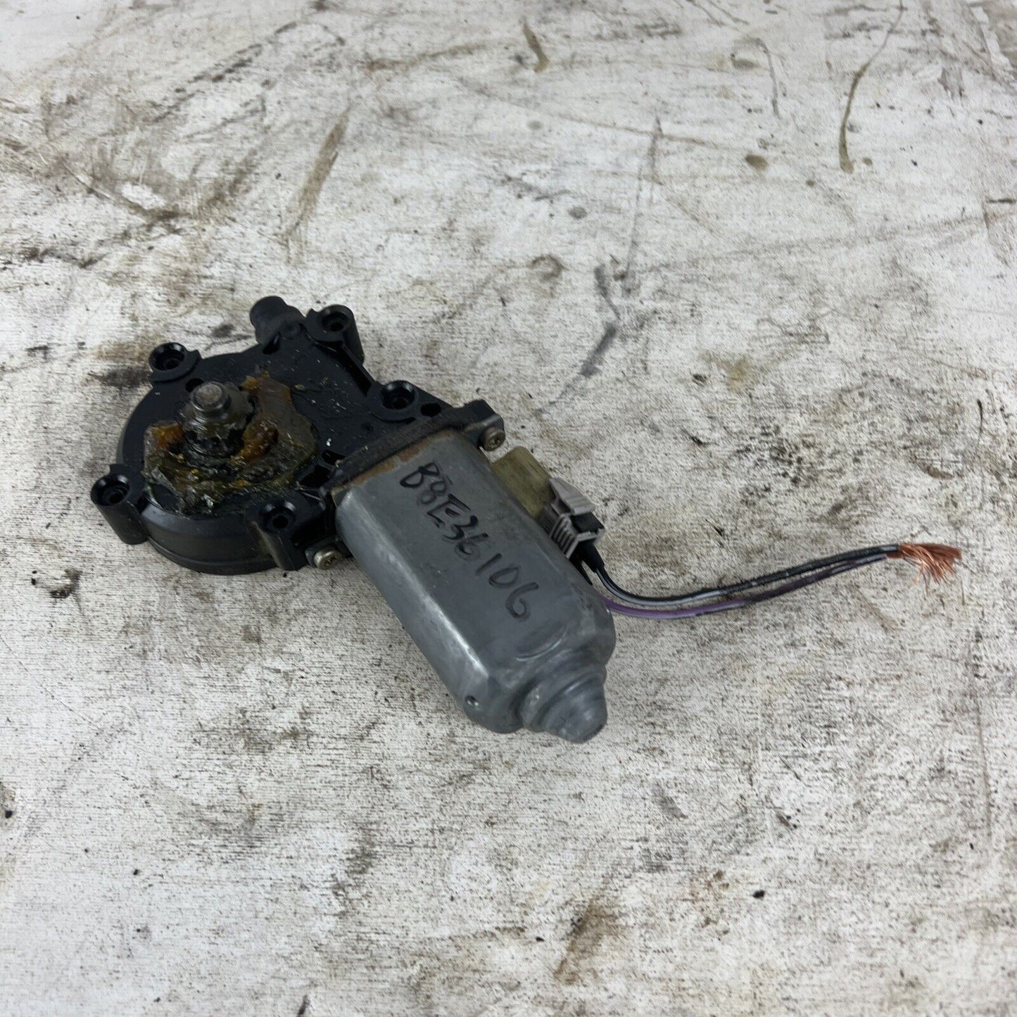 BMW E36 96-99 3-series Window Motor Part 0130821276  680-187498-000