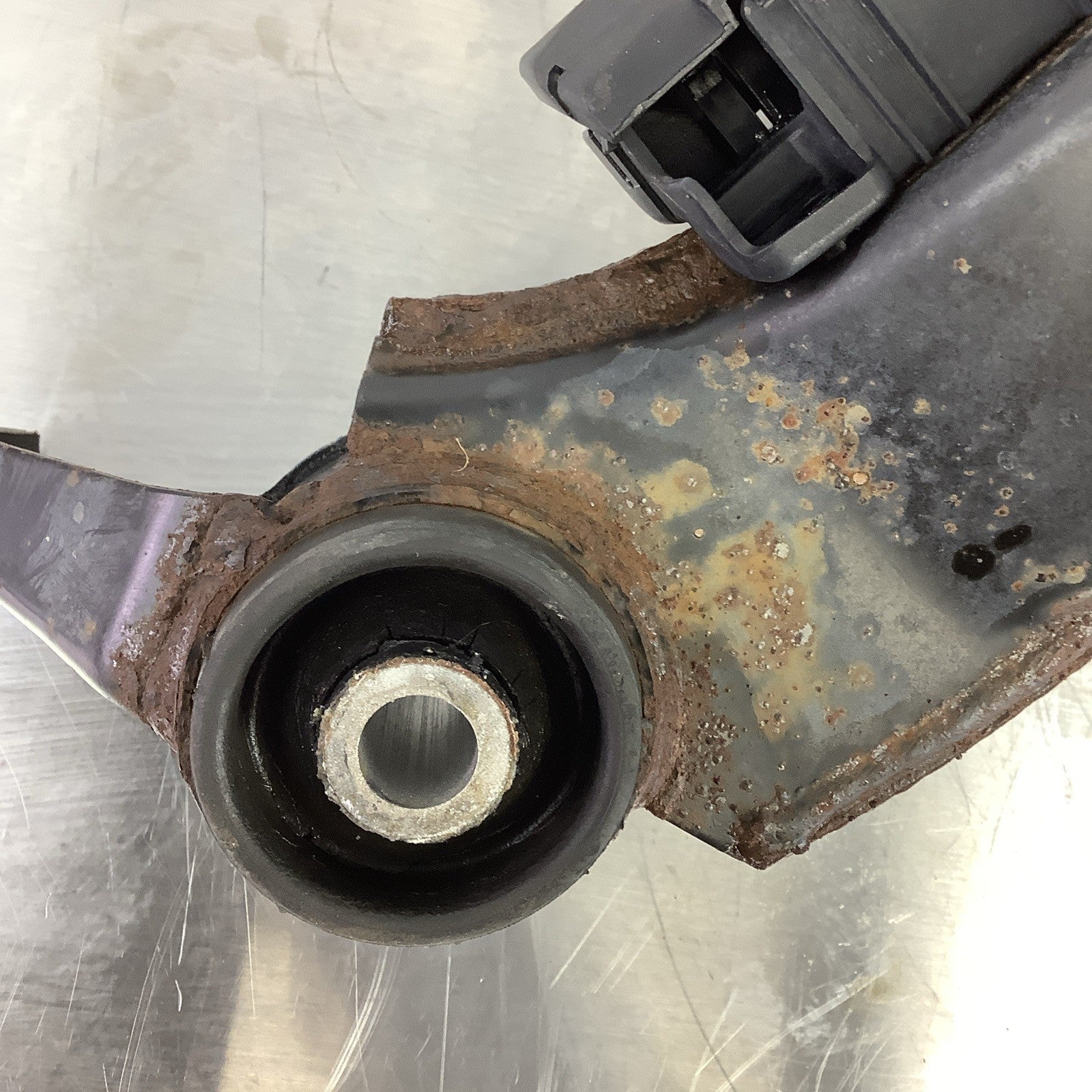 BMW E36 318 320 323 325 328 Rear Axle Carrier LSD Differential Housing Subframe