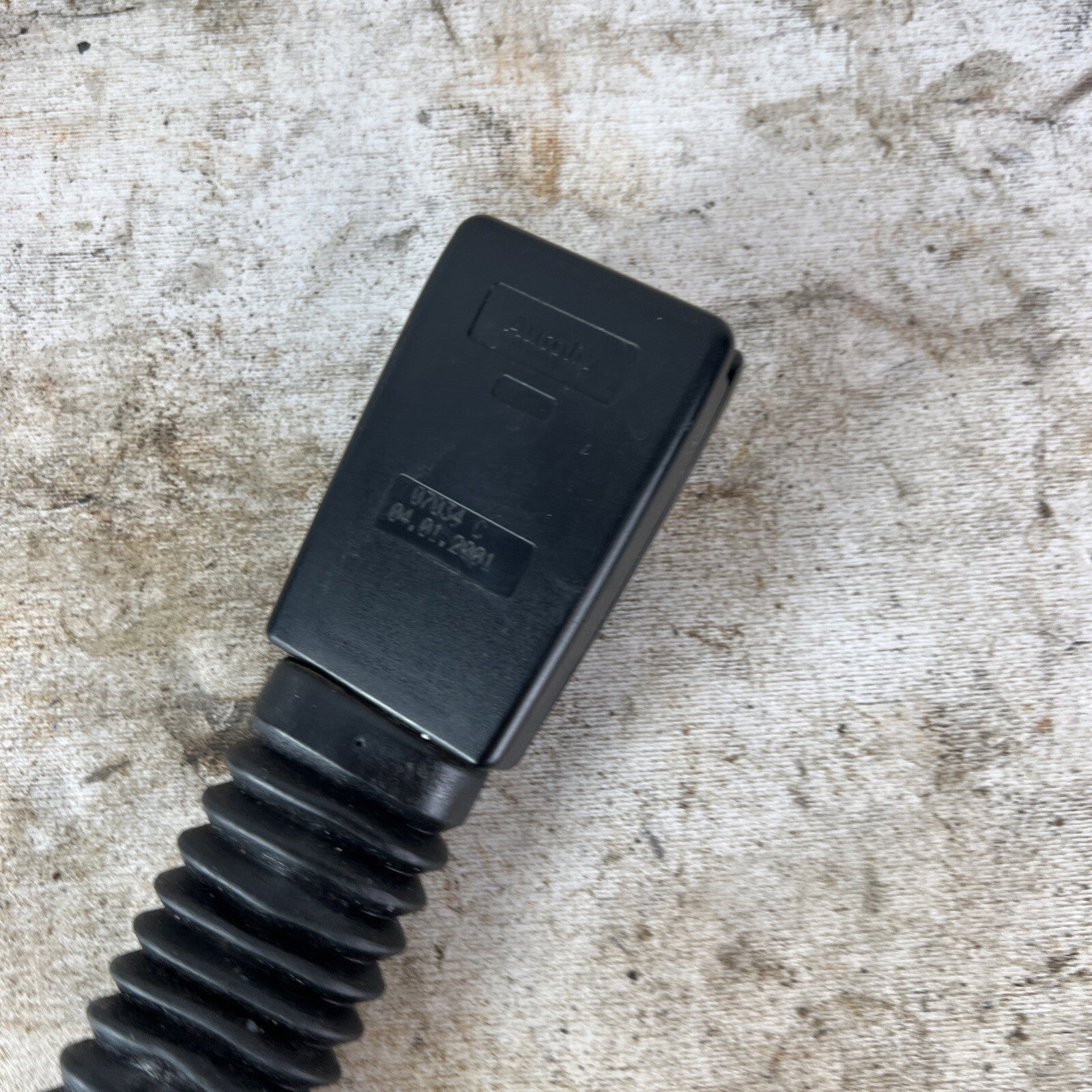 BMW E46 Seat Belt Tensioner Receiver Right Front 8257790 99-06 323 325 328 330