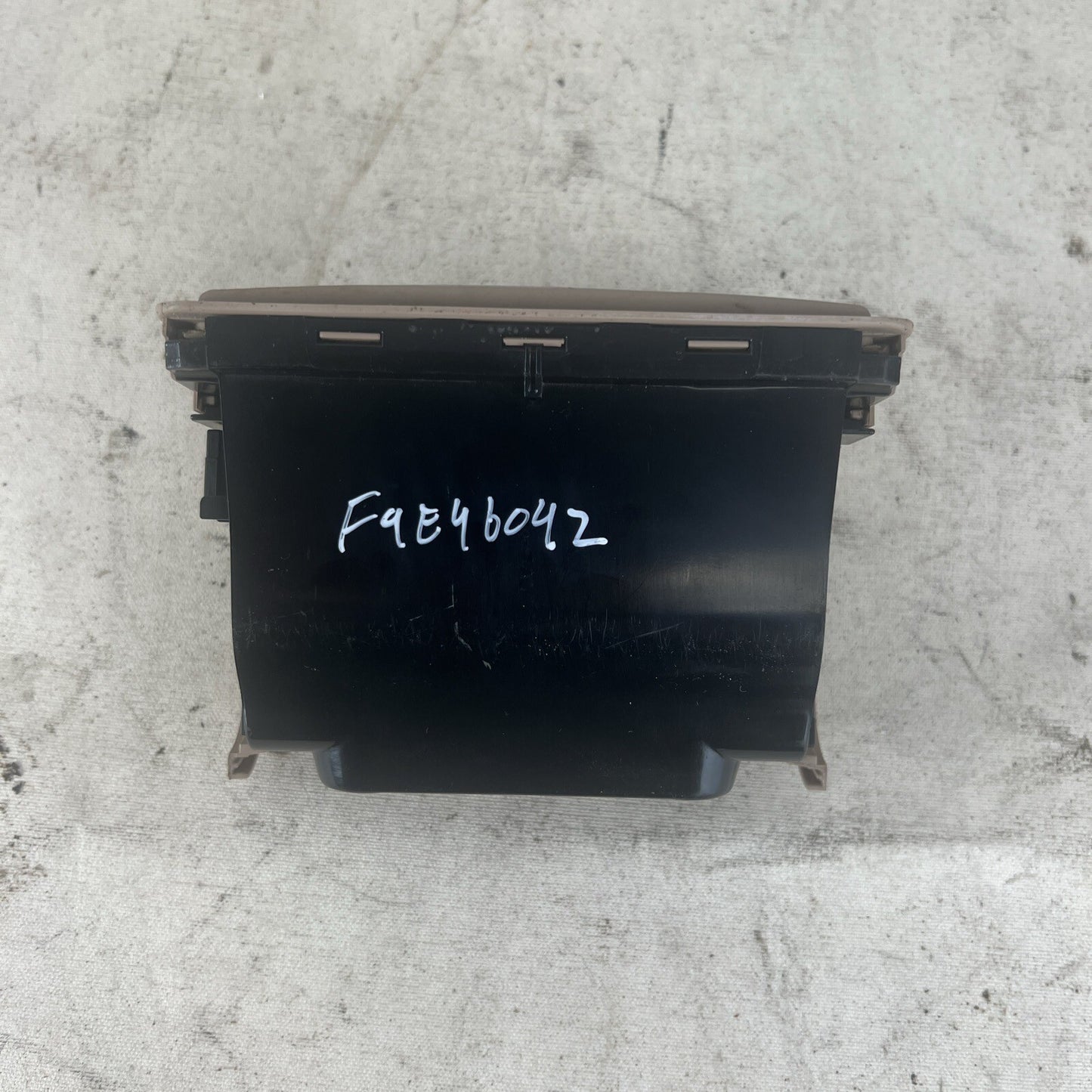 99-06 BMW E46 3 SERIIES 325I 330I REAR STORAGE CONSOLE ASH TRAY TAN OEM
