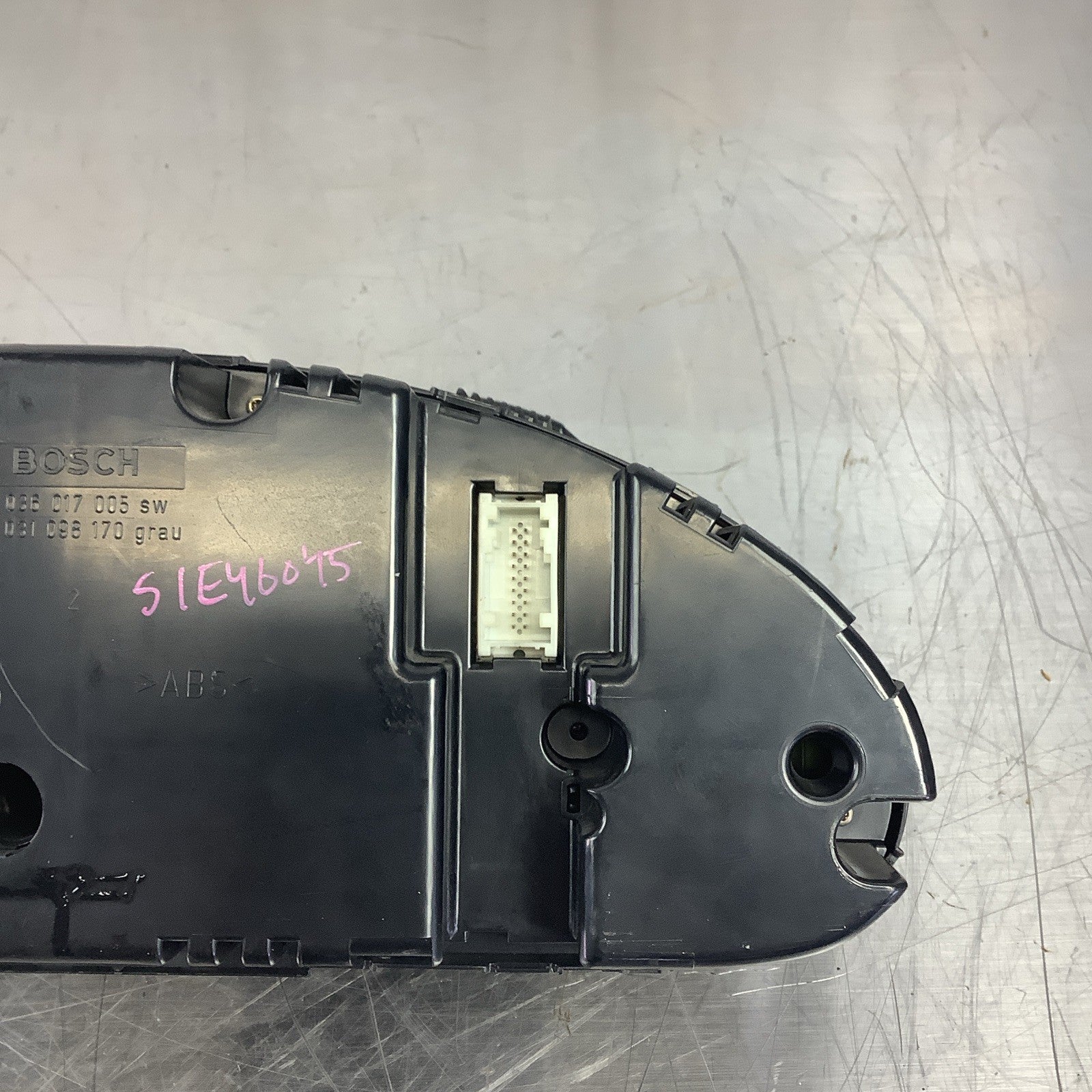 02-06 BMW E46 330Ci Coupe Instrument Gauge Cluster Manual OEM 118 K KPH