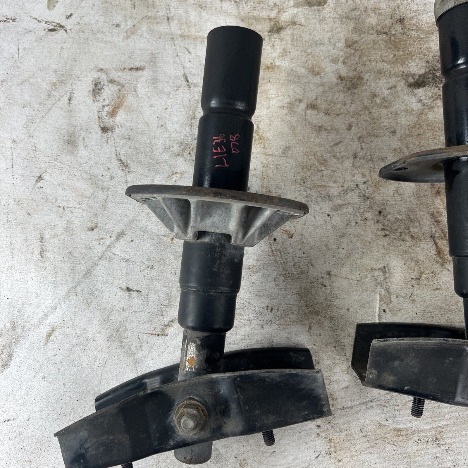 BMW 3 E36 Front bumper shock impact absorbers 8119257 8119258
