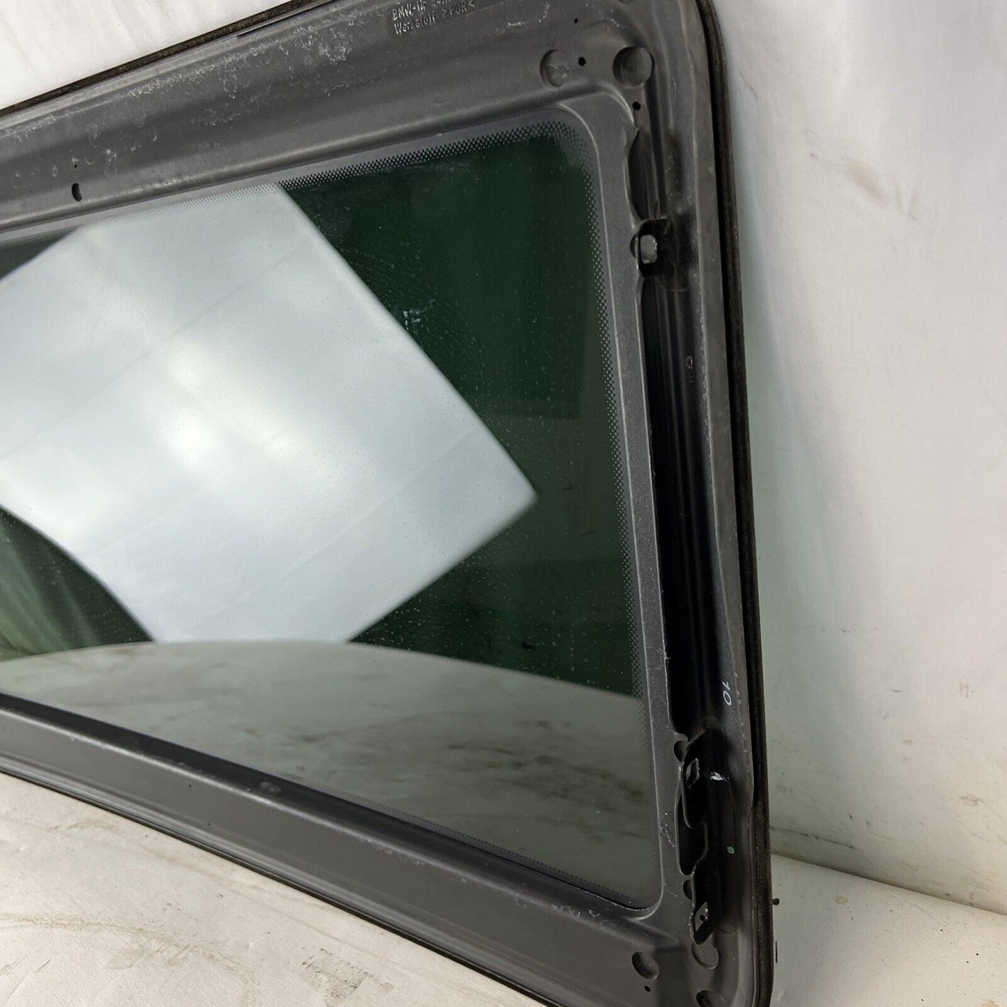 BMW E46 COUPE 2 DOOR GLASS SUNROOF SLIDING MOON ROOF SUN SHADE 54138223191 