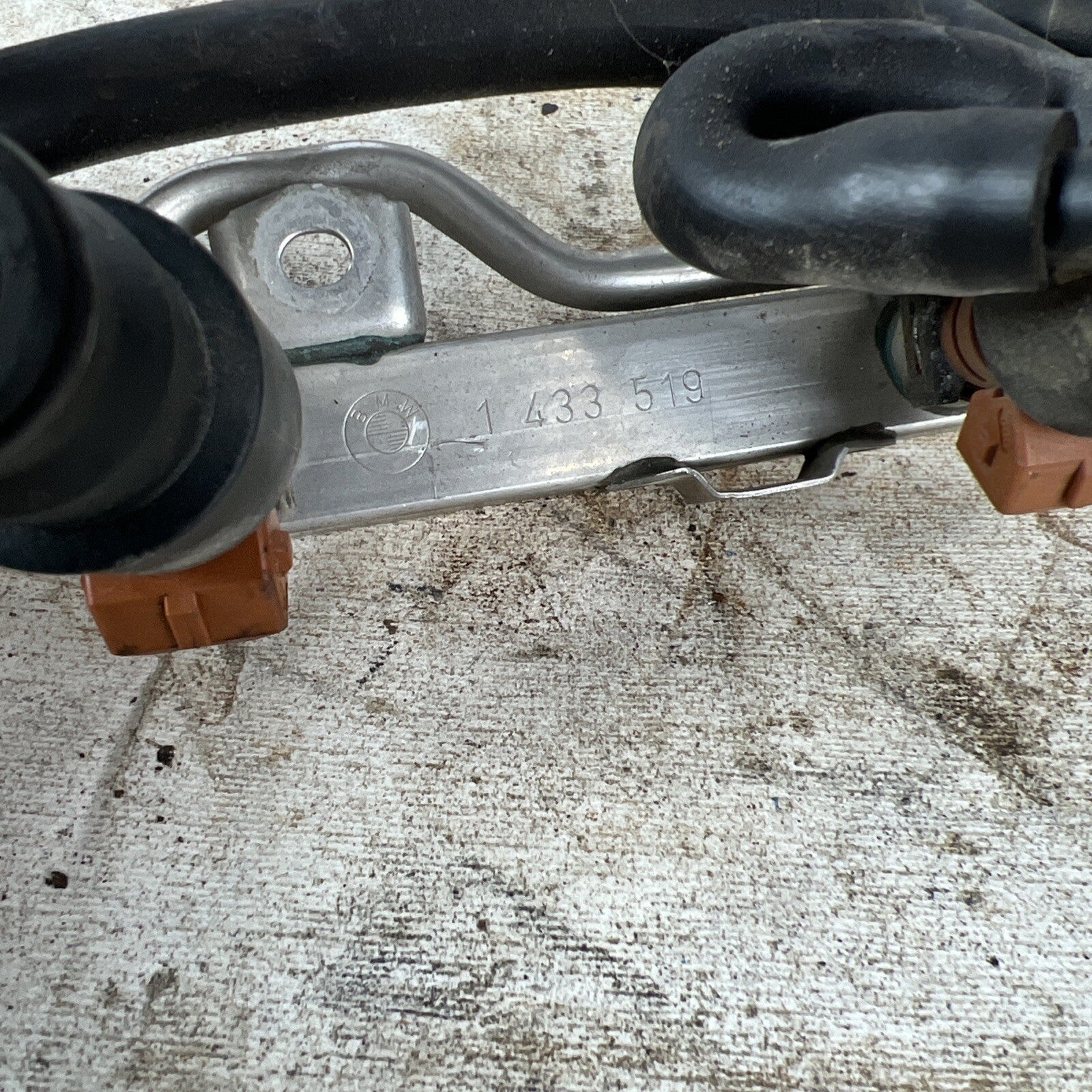 Used 1995-2000 BMW E36 318i 318ti M44 Fuel Rail w/ Injectors 1433519 0280151053