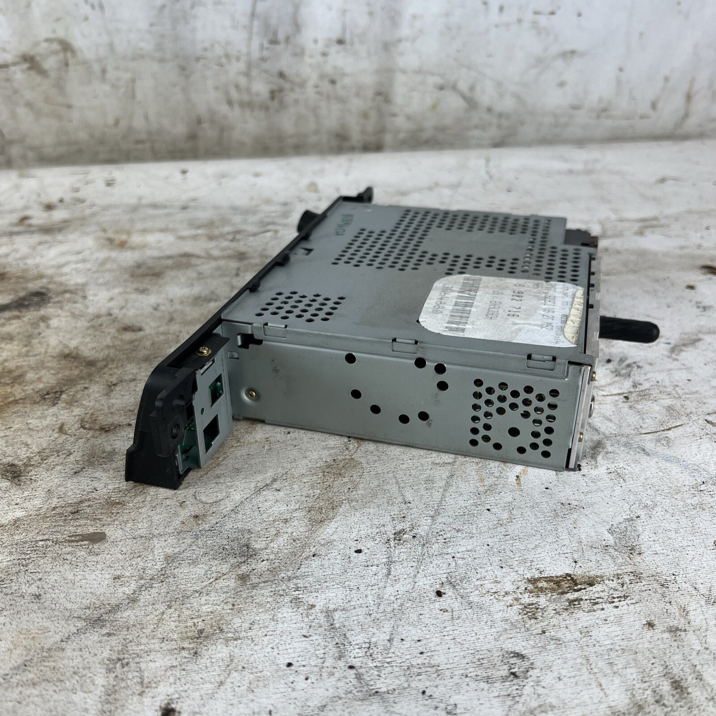 Audio Equipment Radio Am-fm-cassette Fits 99-00 BMW 323i E46 OEM