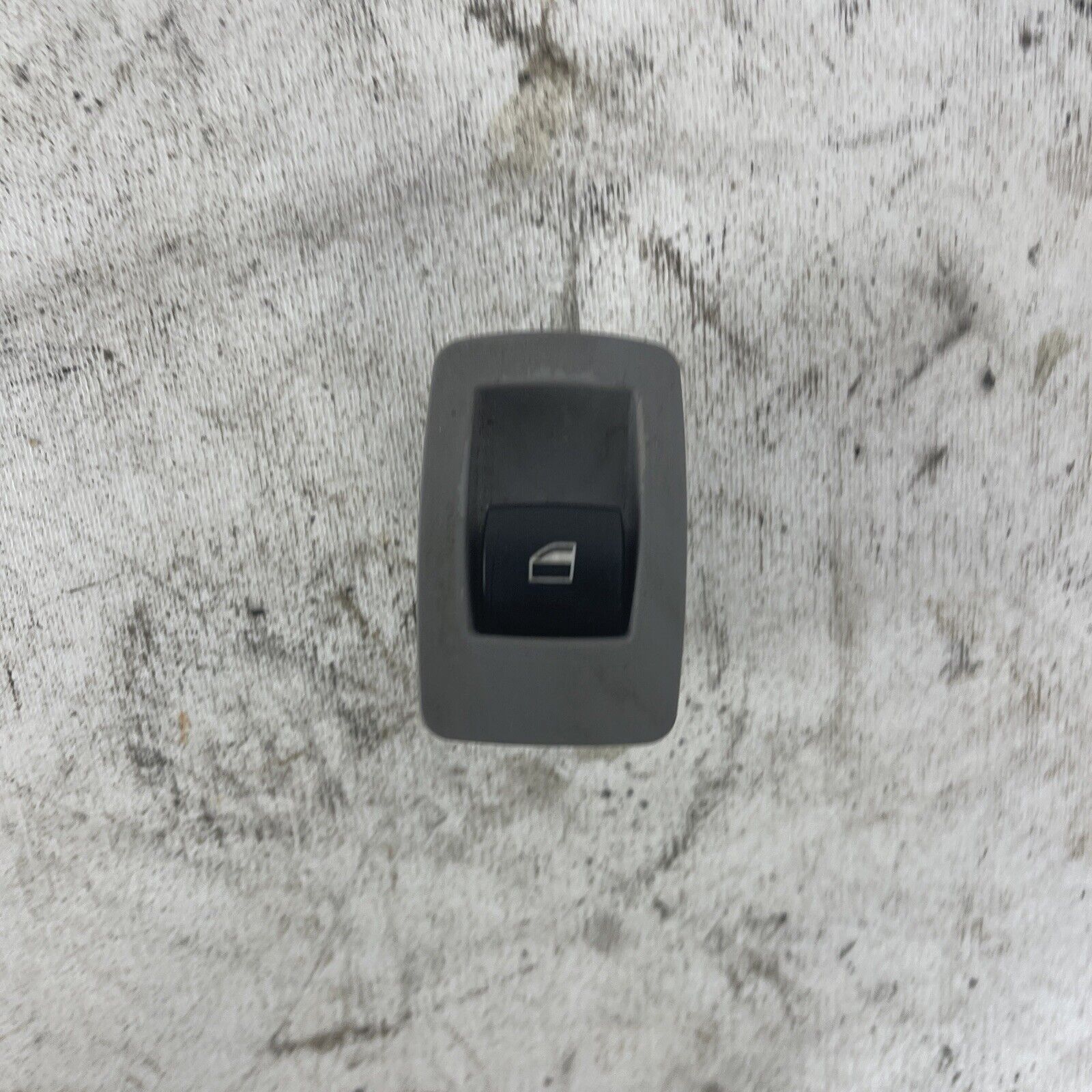 BMW (E90) LEFT or RIGHT SIDE REAR POWER WINDOW SWITCH BUTTON (GRAY).