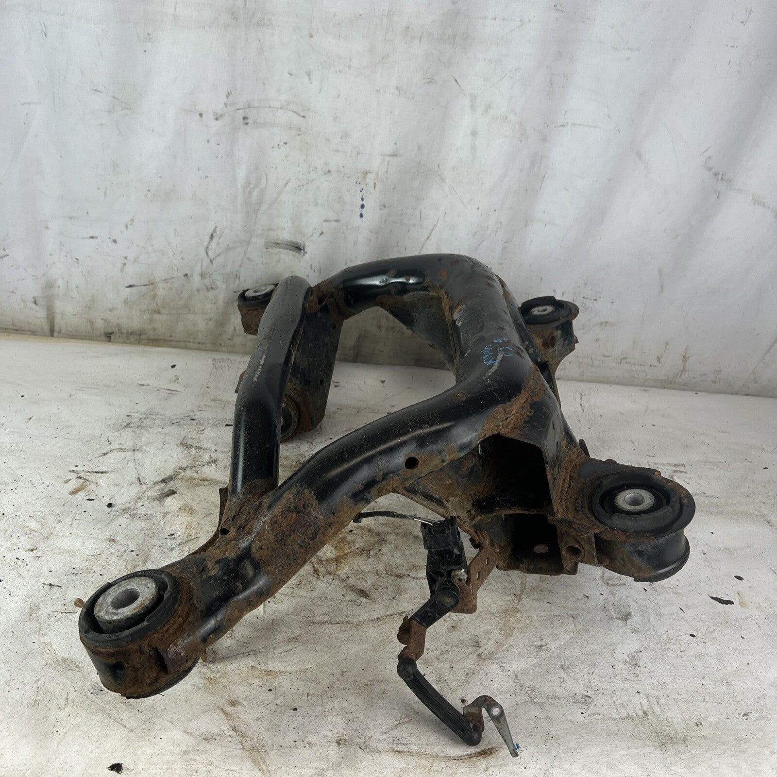 98-06 BMW E46 3 Series Rear Axle Subframe K-Frame Carrier Cradle Asembly OEM✅