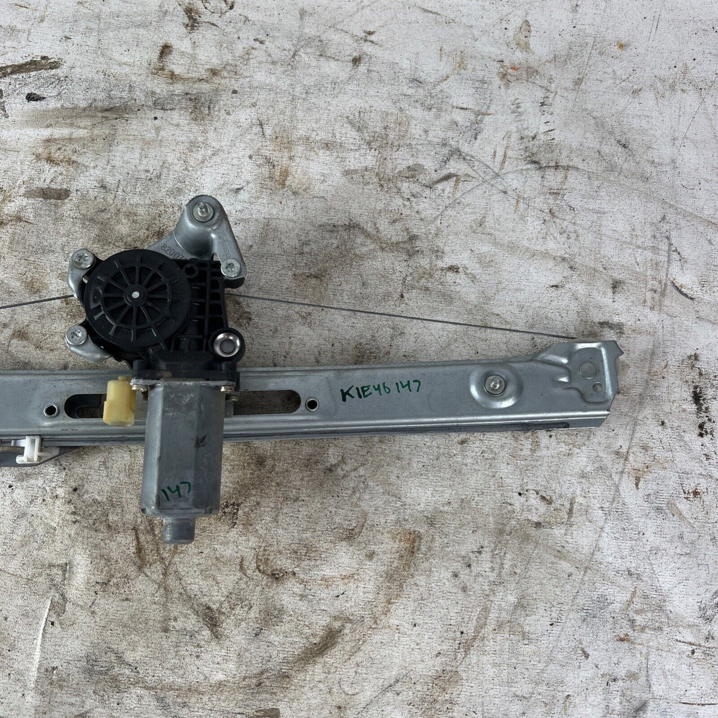 🚘 BMW E46 3-Series 4dr Sedan Left Rear Window Regulator w Motor 1999-2005