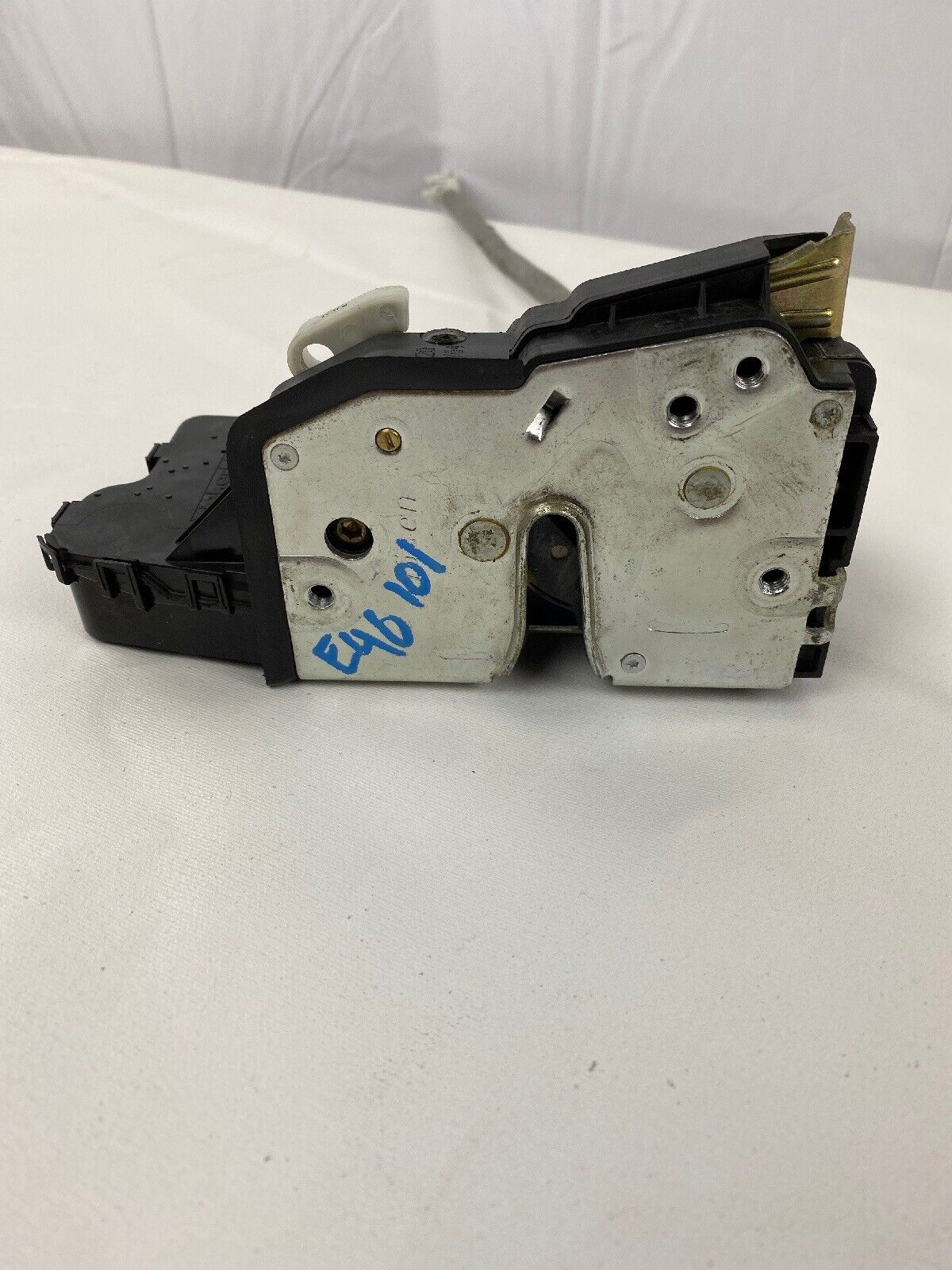 BMW E46 325i 330i LATCH POWER DOOR LOCK MOTOR REAR Right SEDAN