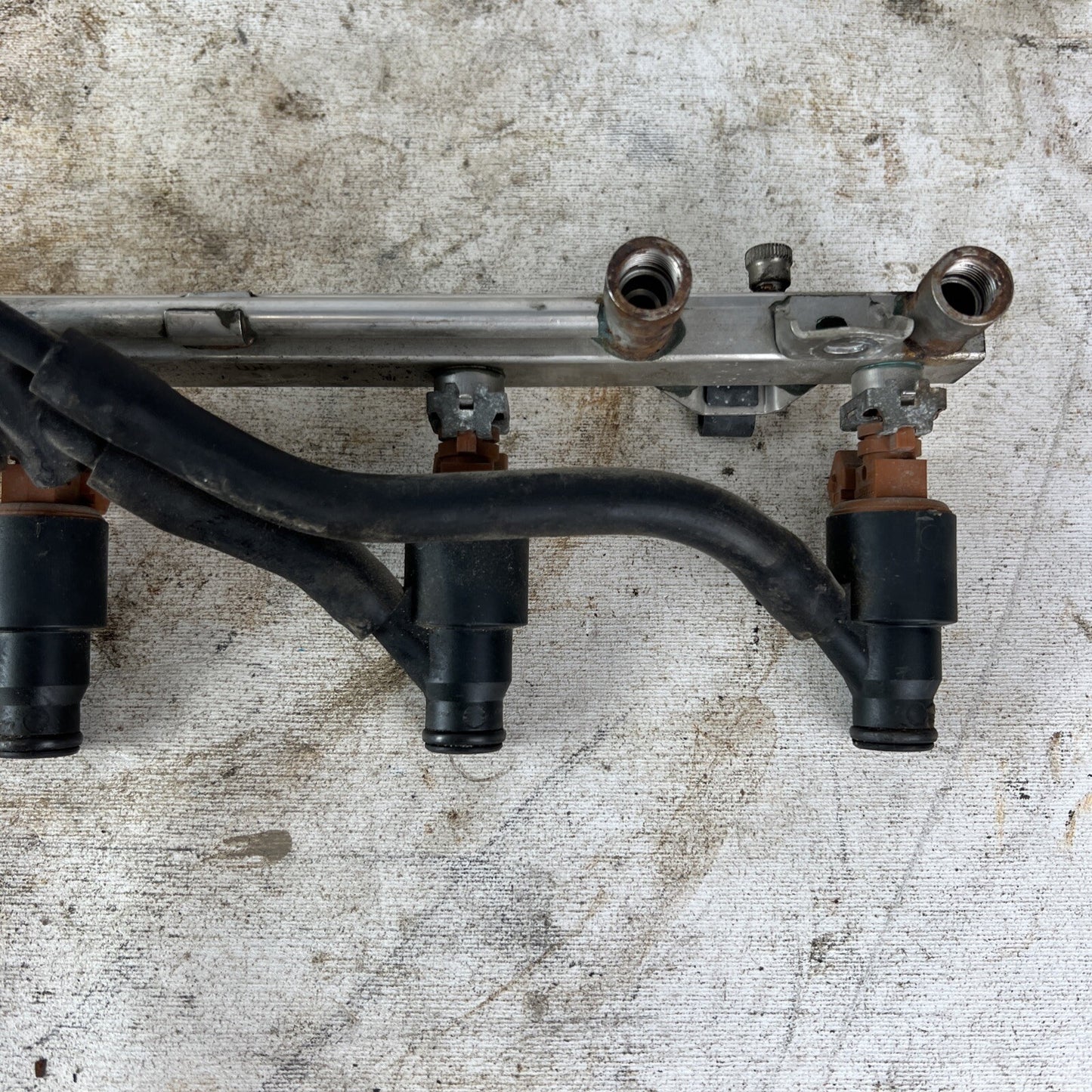 Used 1995-2000 BMW E36 318i 318ti M44 Fuel Rail w/ Injectors 1433519 0280151053