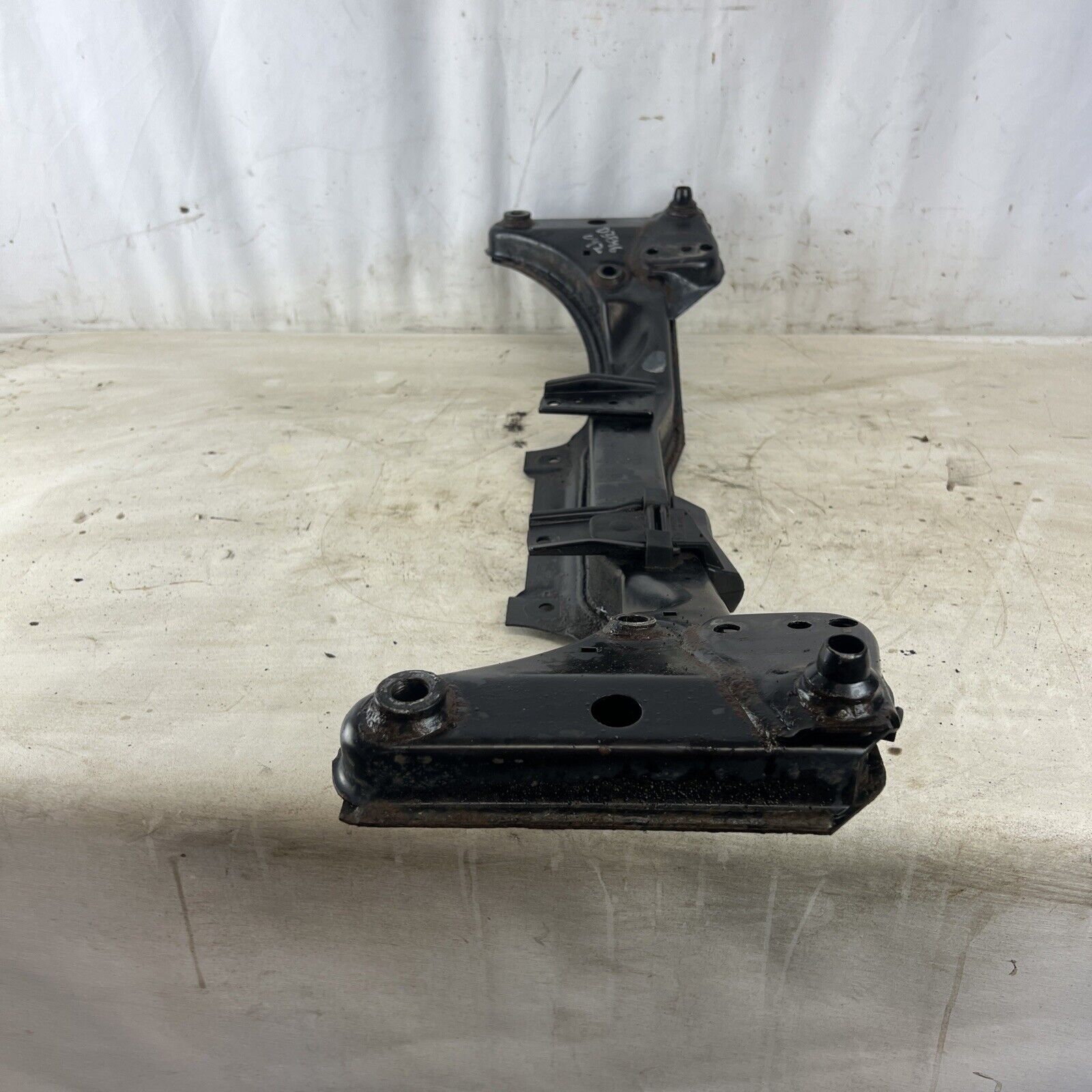 BMW E46 323 325 330 Front Subframe Support Bracket Mounting Cradle OEM