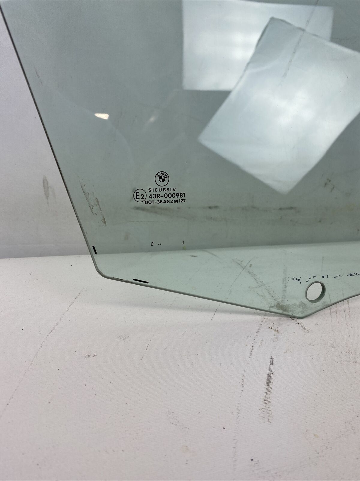 1999-2005 BMW 3 Series Sedan Right Front Door Glass Green 51338196026 E46