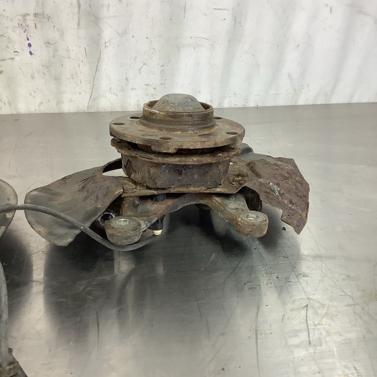 BMW E36 318 323 325 328 FRONT PASSENGER & DRIVER WHEEL HUB KNUCKLE SPINDLE