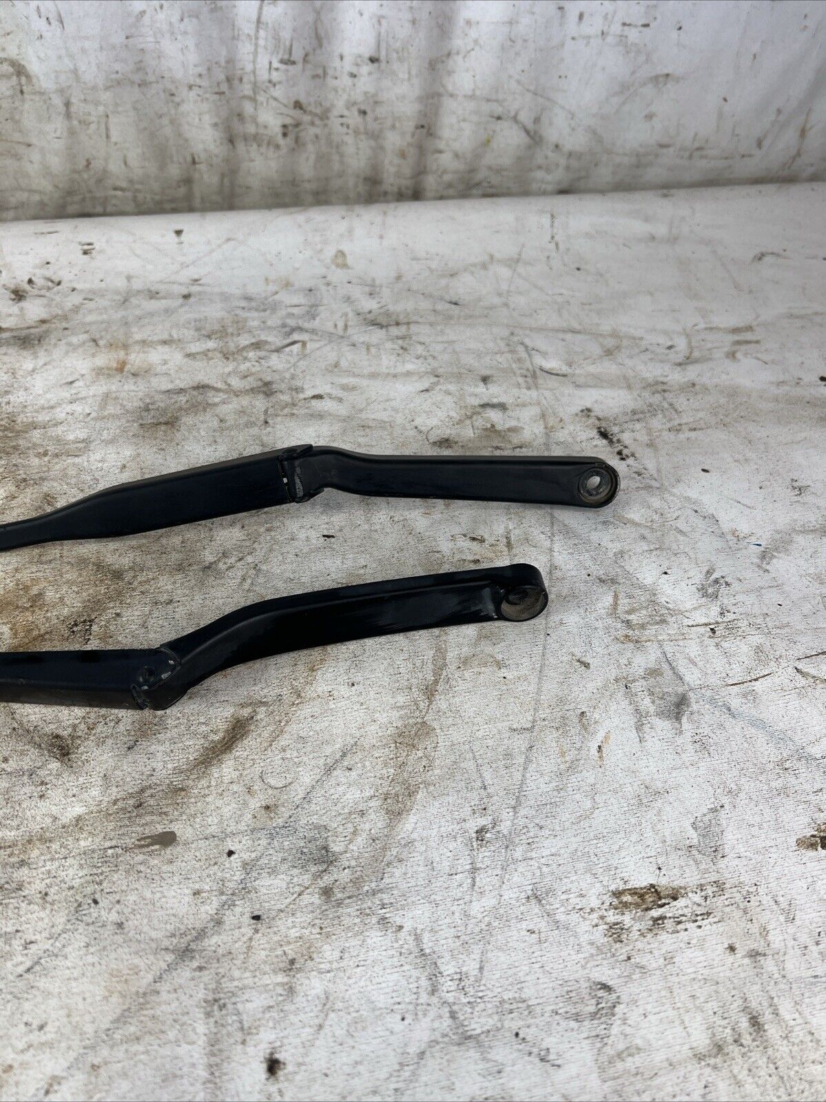 BMW E36 3-Series Windshield Wiper Arm Pair Left Right 1992-1999 OEM SEDAN