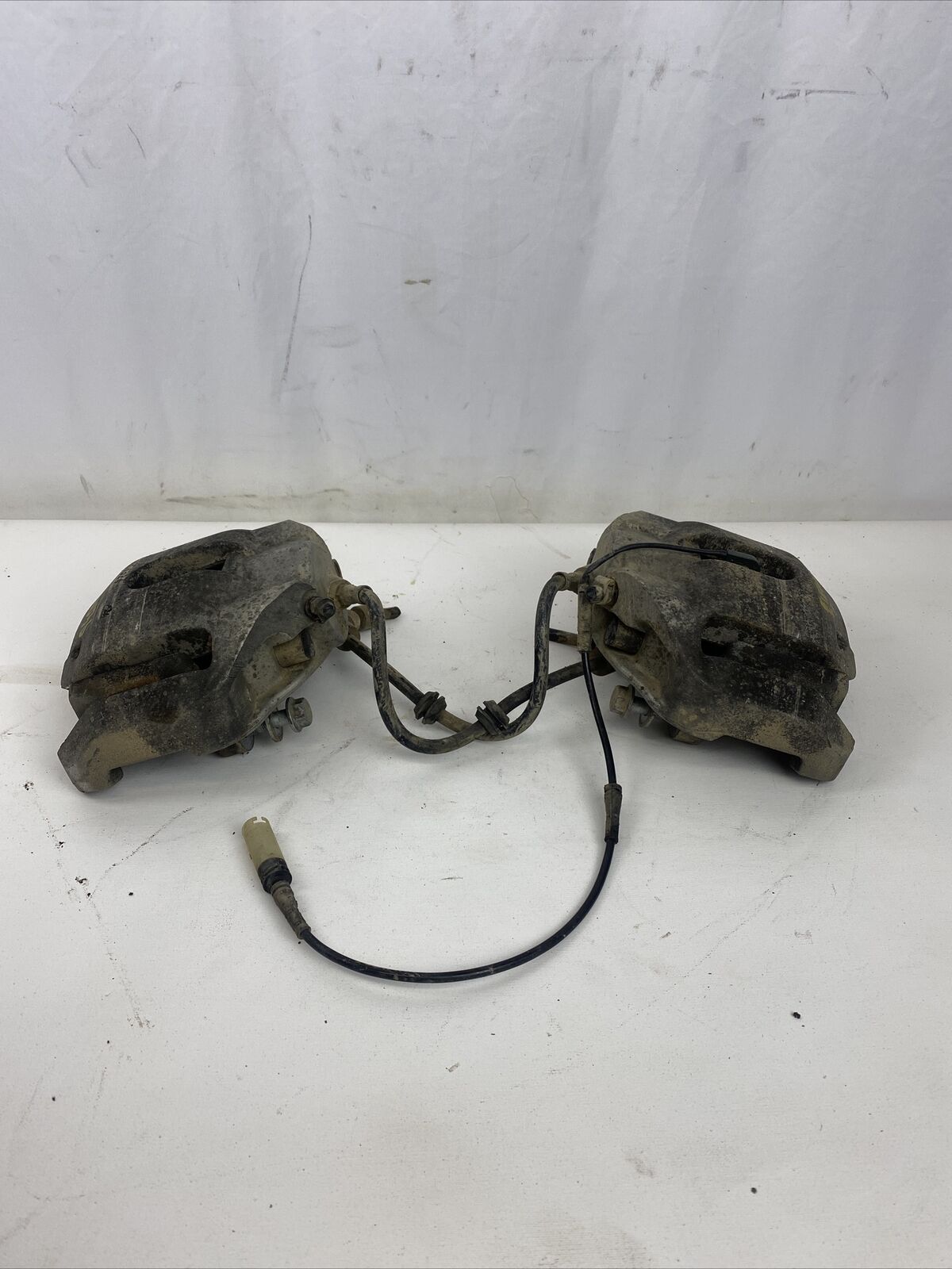 BMW E60 525i 530i 528i 04-10 Brake Caliper Left Right Front OEM SET TWO