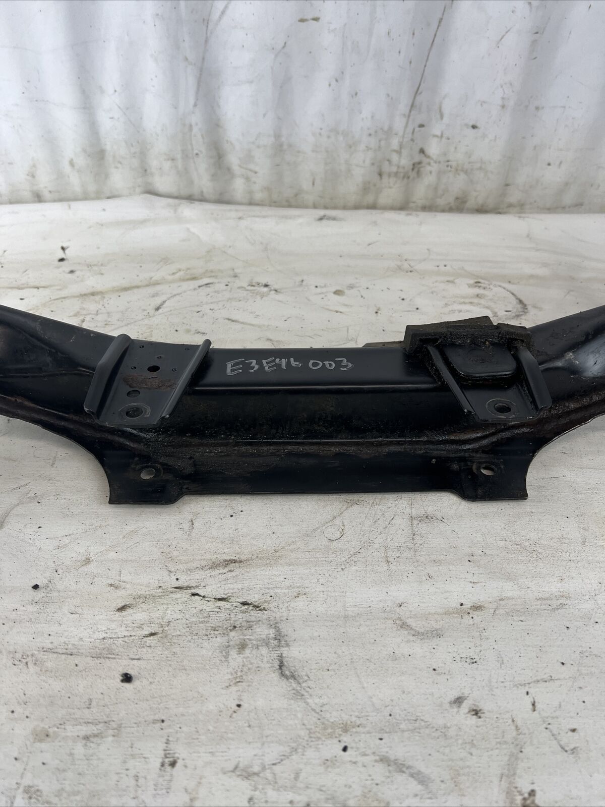 BMW E46 323 325 330 Front Subframe Engine Cradle Crossmember Support Bar OEM