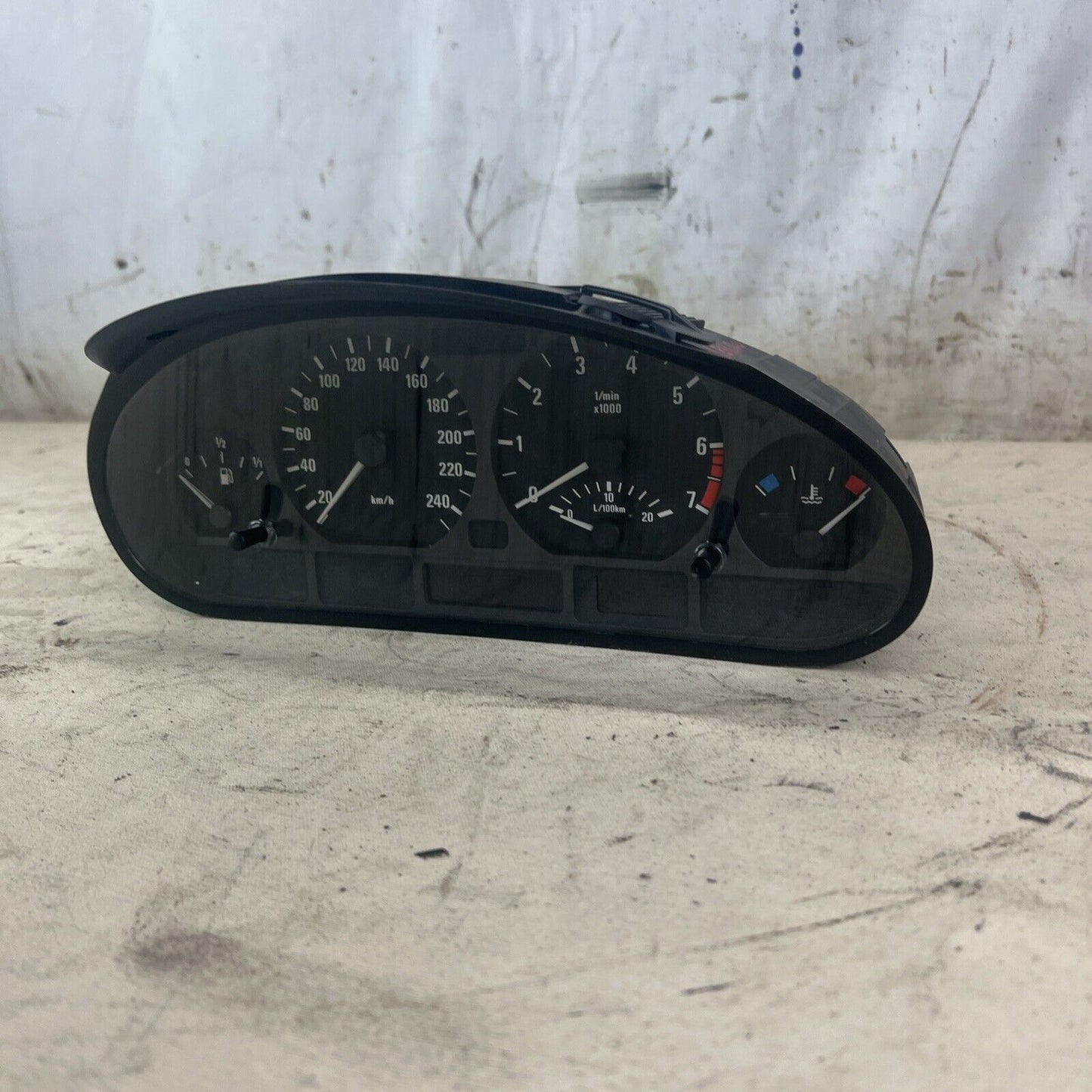 INSTRUMENT CLUSTER GAUGES 217K KM SEDAN AUTO BMW E46 328 325 323 KPH