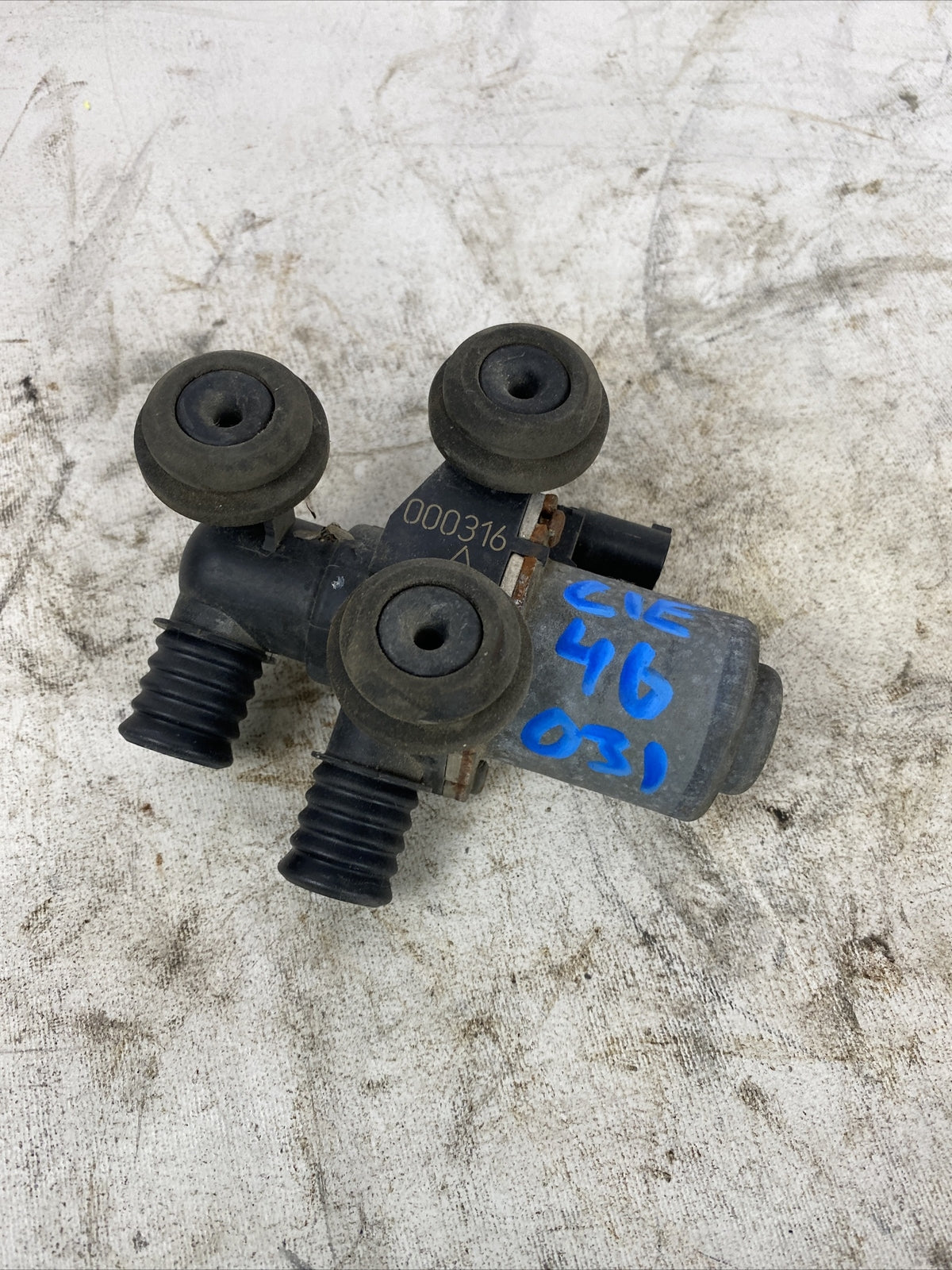 BMW E46 325 330 525 530 Z4 Engine Motor Water Valve Cooler Unit OEM